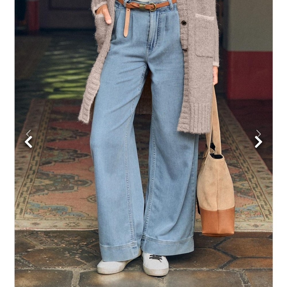 High-Rise Light Blue Wide-Leg Jeans for Women